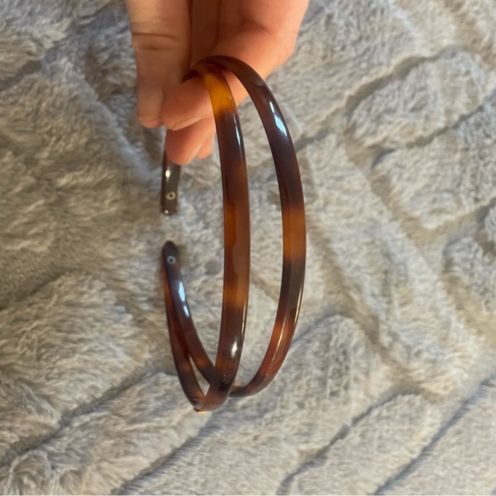 Fendi Tortoiseshell Hair Accessory - Picture 7 of 10